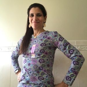 “NEW” Arizona Jean Company Fun Floral Top